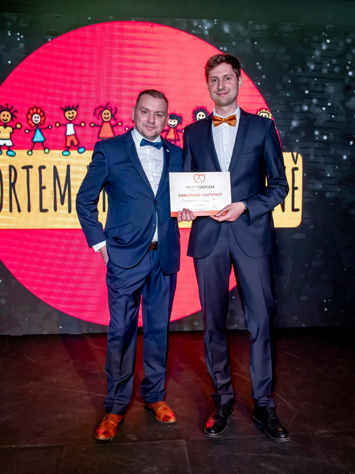 Poděkování certifikátem na 3. charitativním plese